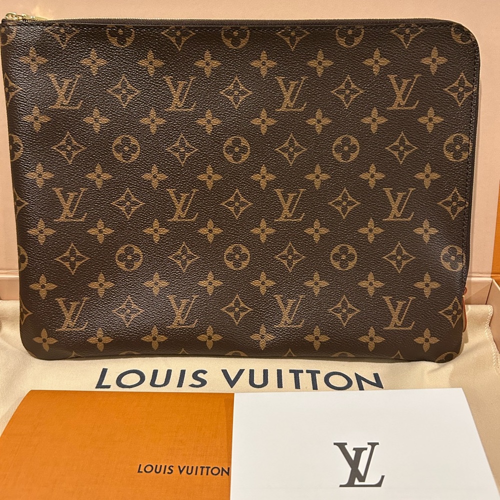 NWT LOUIS VUITTON ETUI VOYAGE MM